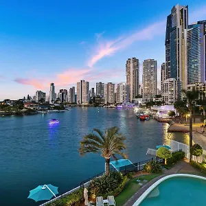 https://amazing-water-views-surfers-paradise.queenslandhotels.net